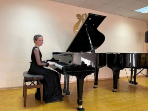 МУЗЫКАЛЬНОЕ ПРИНОШЕНИЕ